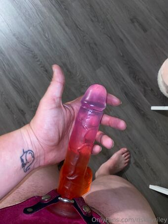 riskeyriley Naakte Lekken OnlyFans Foto 5