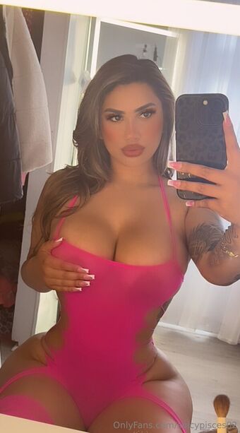 Ro.xee Naakte Lekken OnlyFans Foto 37
