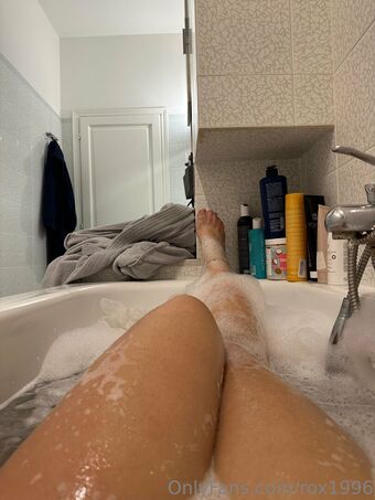 rox1996 Naakte Lekken OnlyFans Foto 6
