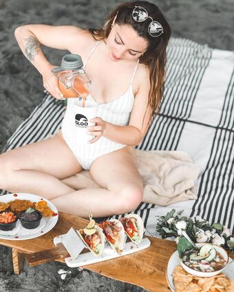 Roxane ASMR Naakte Lekken OnlyFans Foto 21
