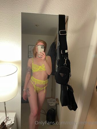 roxy_redhead Naakte Lekken OnlyFans Foto 18