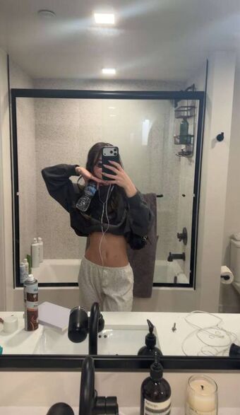 Sakura Shymko Naakte Lekken OnlyFans Foto 142