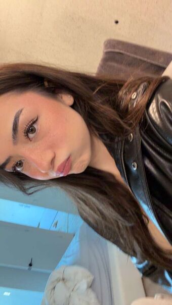 Sakura Shymko Naakte Lekken OnlyFans Foto 145