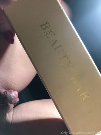 sexybuffbabe Naakte Lekken OnlyFans Foto 16