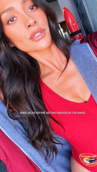Shay Mitchell Naakte Lekken OnlyFans Foto 267