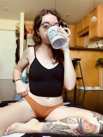 sidhee Naakte Lekken OnlyFans Foto 14