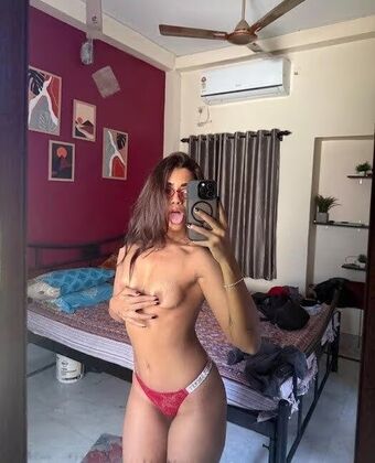 Simi Das Naakte Lekken OnlyFans Foto 57