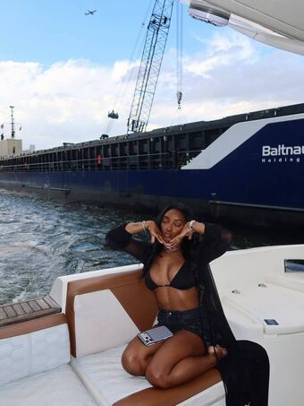 Simone Biles Naakte Lekken OnlyFans Foto 177