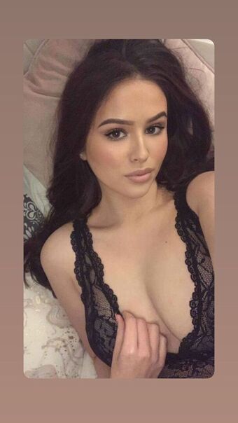 Simone Goodall Naakte Lekken OnlyFans Foto 40