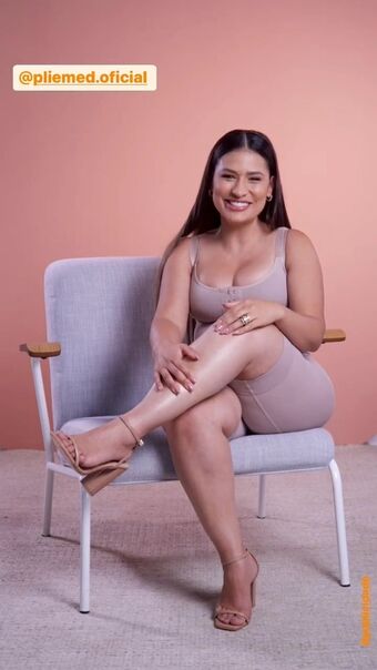 Simone Mendes Naakte Lekken OnlyFans Foto 6