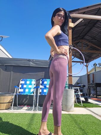 SkinnyChinaMilf Naakte Lekken OnlyFans Foto 6