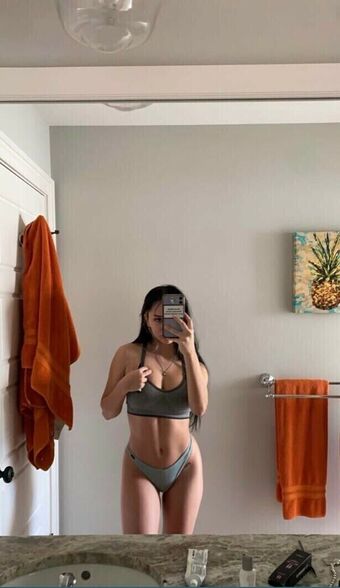 Sofia Cola Naakte Lekken OnlyFans Foto 6