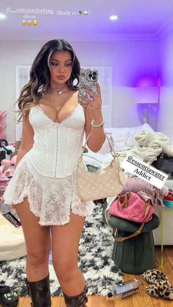 Sofia-jamora Naakte Lekken OnlyFans Foto 410
