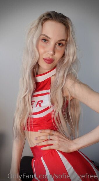 sofieskyefree Naakte Lekken OnlyFans Foto 23