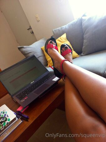 squeenvip Naakte Lekken OnlyFans Foto 9
