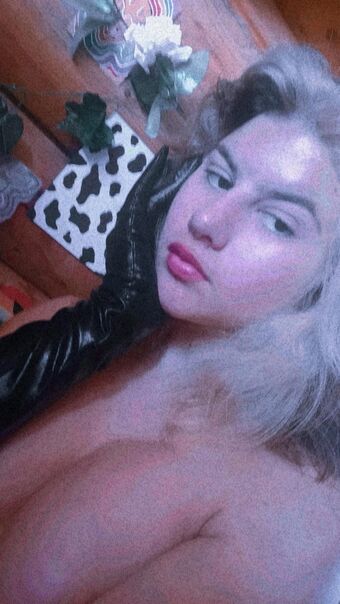StrangeRabbit Naakte Lekken OnlyFans Foto 5