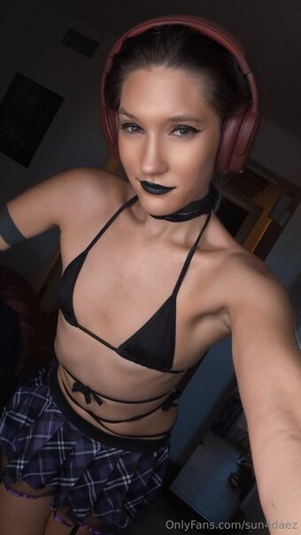 sun4daez Naakte Lekken OnlyFans Foto 12