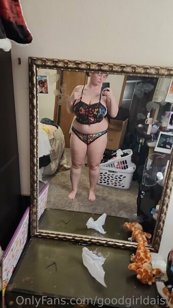 sunnipup Naakte Lekken OnlyFans Foto 5