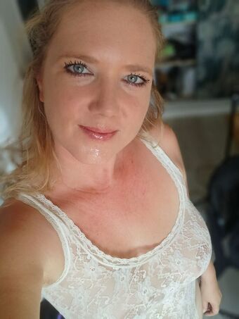 TakeMeSlo Naakte Lekken OnlyFans Foto 2