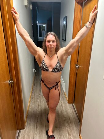 taragreenwebber Naakte Lekken OnlyFans Foto 9