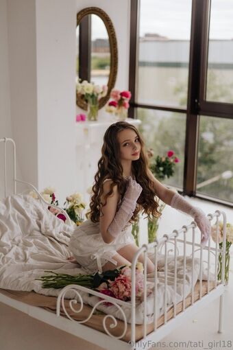 tati_girl18 Naakte Lekken OnlyFans Foto 1