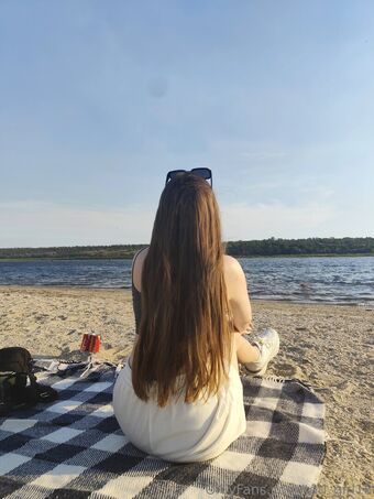 tati_girl18 Naakte Lekken OnlyFans Foto 9