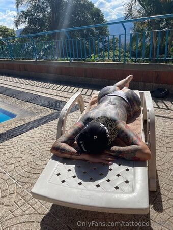 tattooed_maria Naakte Lekken OnlyFans Foto 33