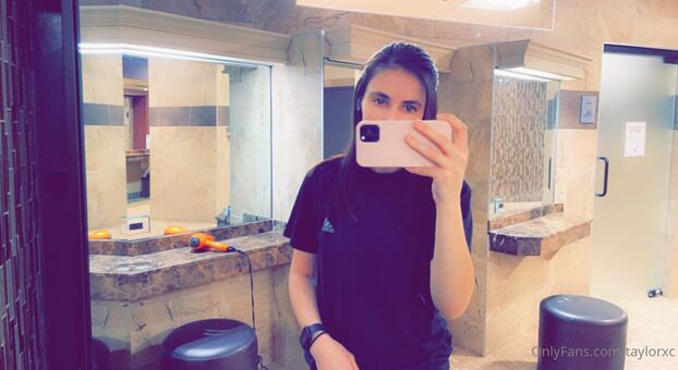 taylorxc Naakte Lekken OnlyFans Foto 4