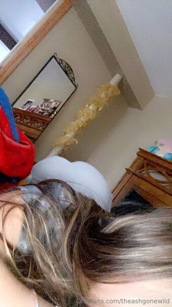 theashgonewild Naakte Lekken OnlyFans Foto 45