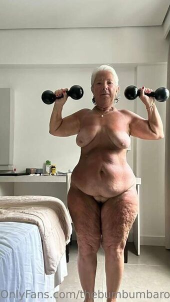 thebumbumbaroness Naakte Lekken OnlyFans Foto 32