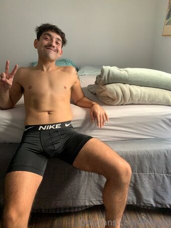 theyvid Naakte Lekken OnlyFans Foto 1