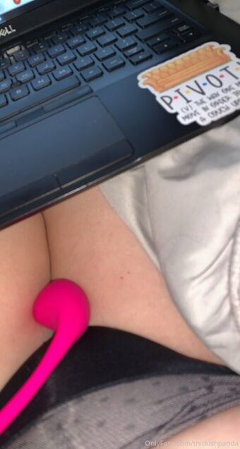 thickishpanda Naakte Lekken OnlyFans Foto 11