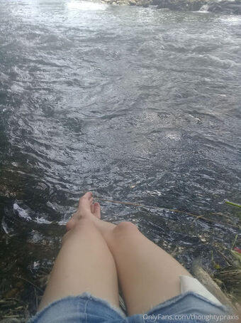 thoughtypraxis Naakte Lekken OnlyFans Foto 11