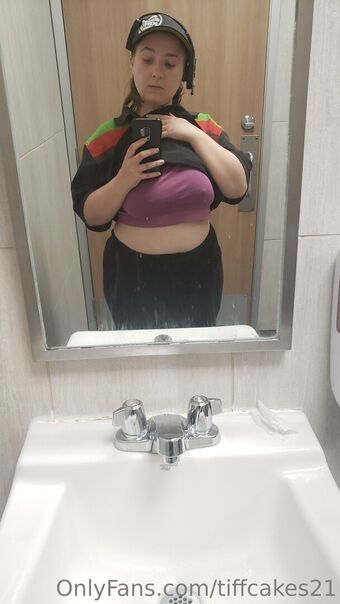 tiffcakes21 Naakte Lekken OnlyFans Foto 40