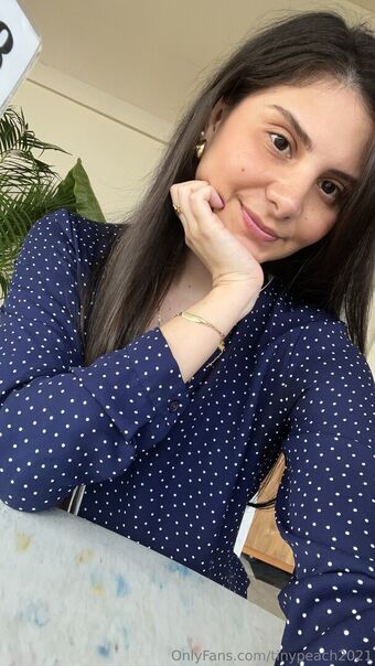 tinypeach2021 Naakte Lekken OnlyFans Foto 16
