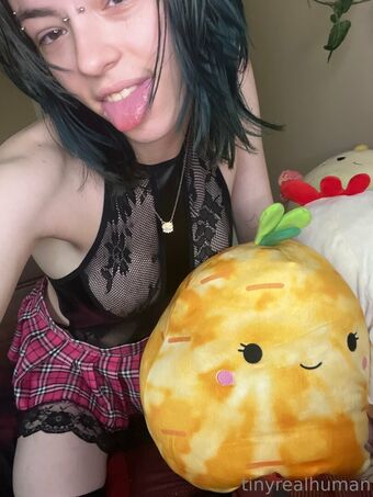 tinyrealmoth Naakte Lekken OnlyFans Foto 32