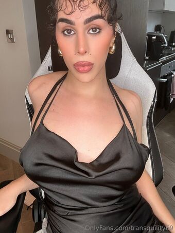 transquility69 Naakte Lekken OnlyFans Foto 26