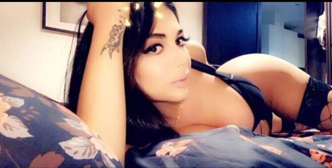 TS Nour Naakte Lekken OnlyFans Foto 13