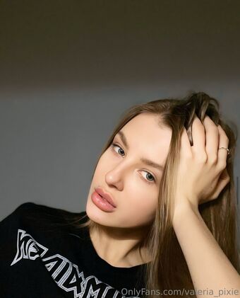 valeria_pixie Naakte Lekken OnlyFans Foto 21