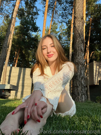 vanessaroom8