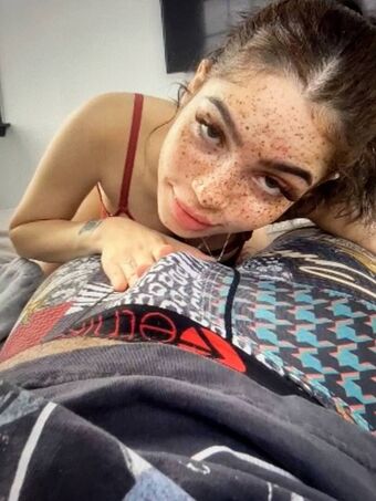 vanessaswrlddd Naakte Lekken OnlyFans Foto 4