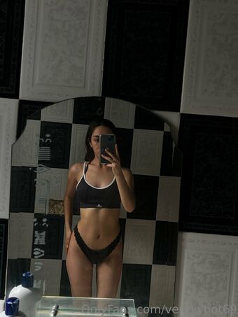 veryyyhot69