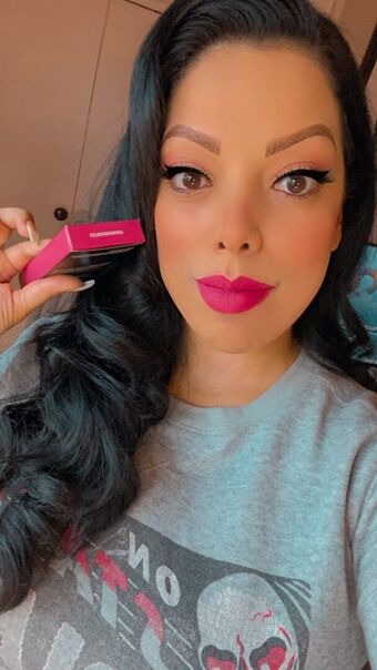 Vivacious Veteran Naakte Lekken OnlyFans Foto 1