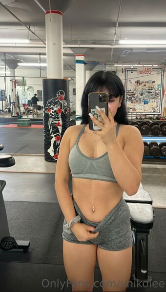 vnikolee Naakte Lekken OnlyFans Foto 7
