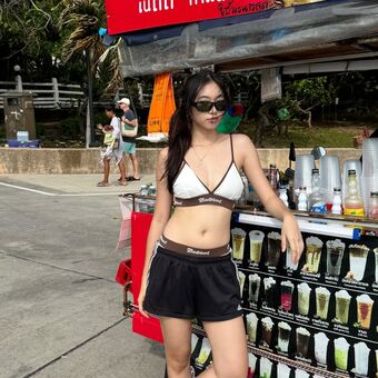 warisential Naakte Lekken OnlyFans Foto 1