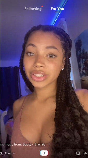 Whoisbrooklyn Naakte Lekken OnlyFans Foto 1