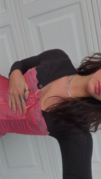 Willow Shields Naakte Lekken OnlyFans Foto 220