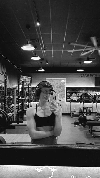 Willow Shields Naakte Lekken OnlyFans Foto 226