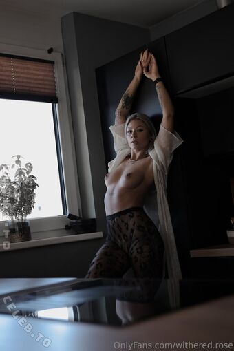 withered.rose Naakte Lekken OnlyFans Foto 61