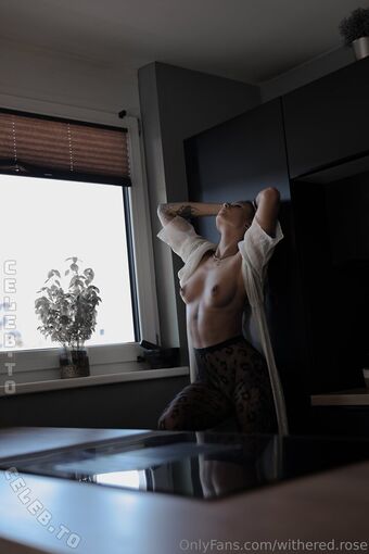 withered.rose Naakte Lekken OnlyFans Foto 62